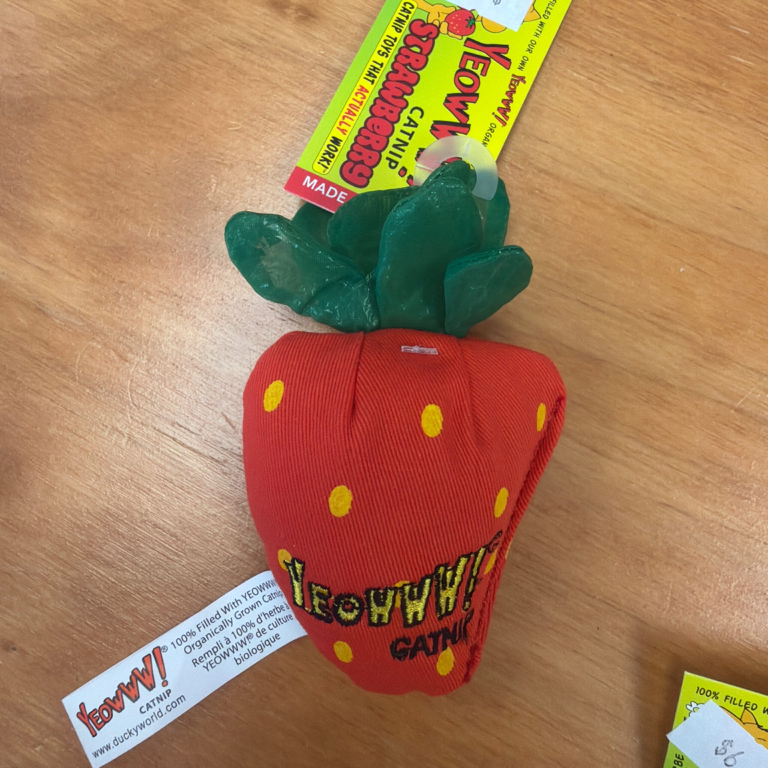 Yeowww Strawberry cat Toy
